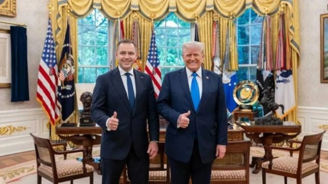 Трамп советуется с Навроцким о размещении военных США в Европе