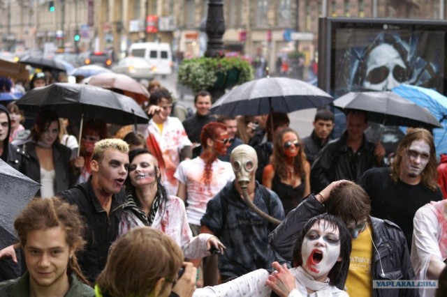 Зомби-парад на Невском (27 фото)
