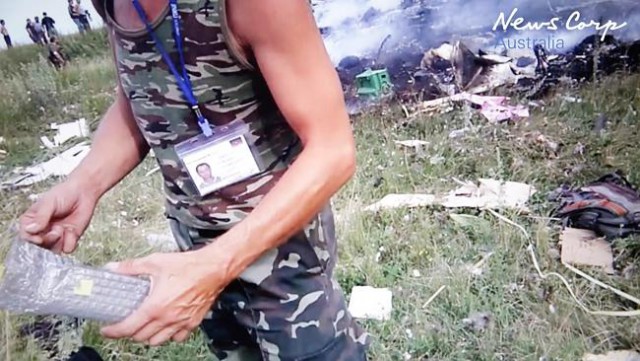 Первое видео с места падения Боинга MH17