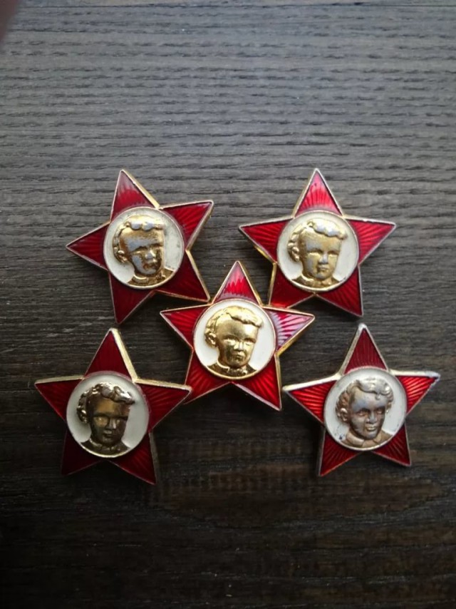 Значок Октябренка