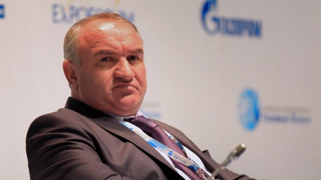 Сенатора Рауфа Арашукова задержали прямо во время заседания Совета Федерации