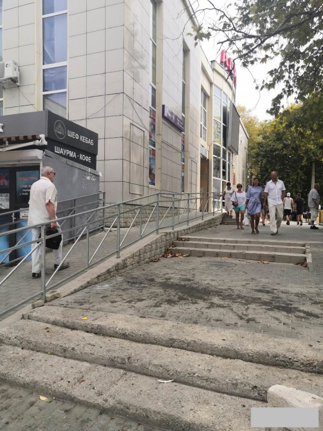 Как в Севастополе борются с пенсионерами с помощью кавказцев.