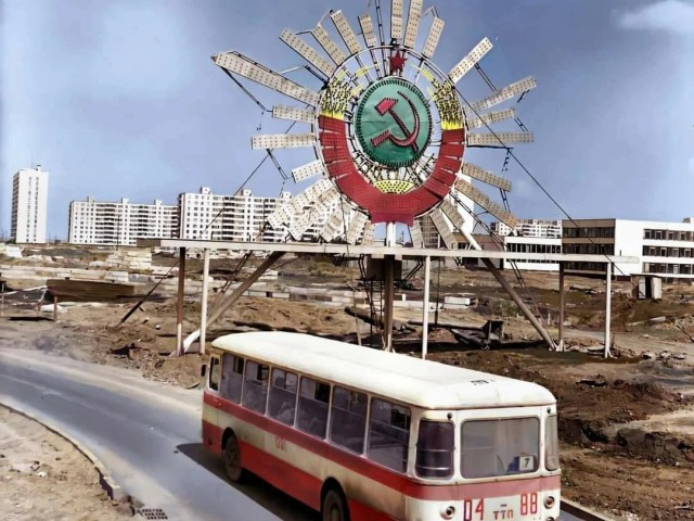 Фотохроника "загнивающего совка". Часть 2