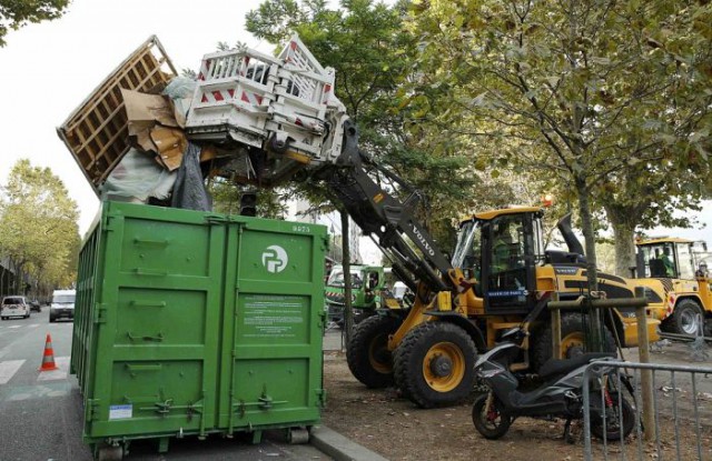 Полиция Франции разгромила лагерь беженцев в Париже