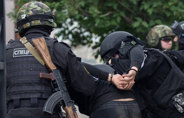 ФСБ задержала выходцев из Центральной Азии, готовивших теракты 1 сентября