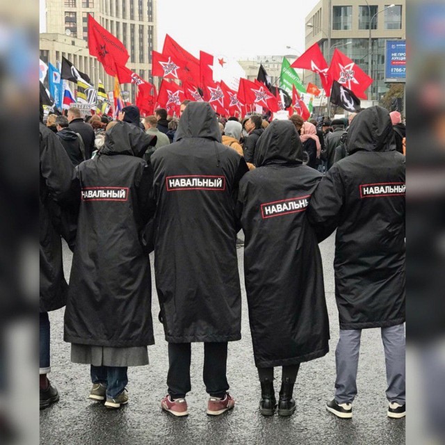 Небольшая подборка фотографий со вчерашнего митинга "Отпускай"