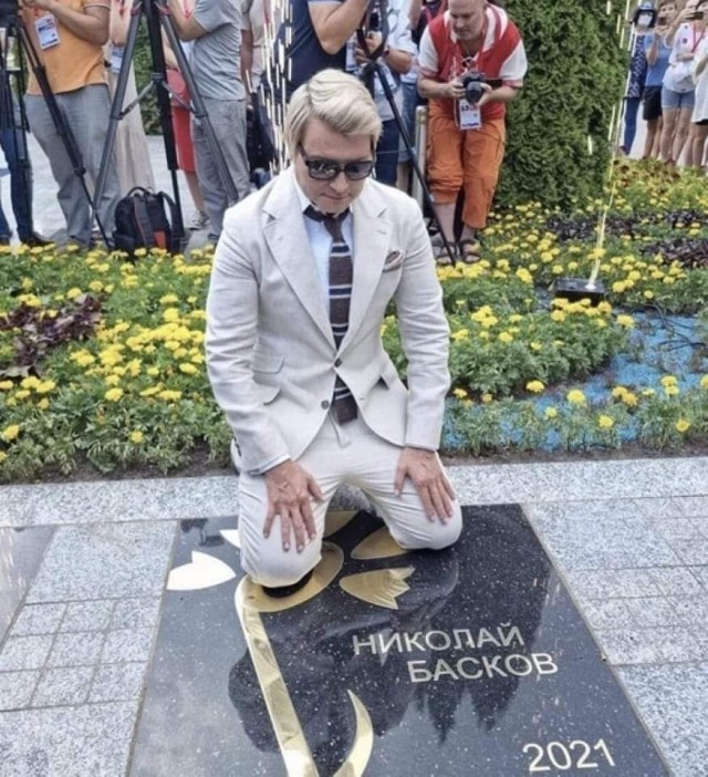 Николай Басков посетил свою могилу