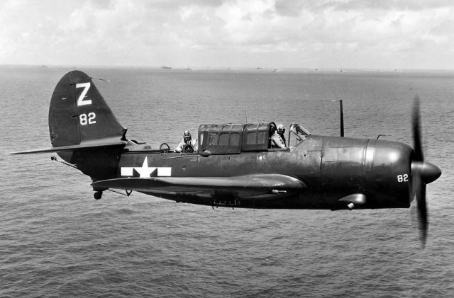 Curtiss SB2C Helldiver. Скотина US NAVY.