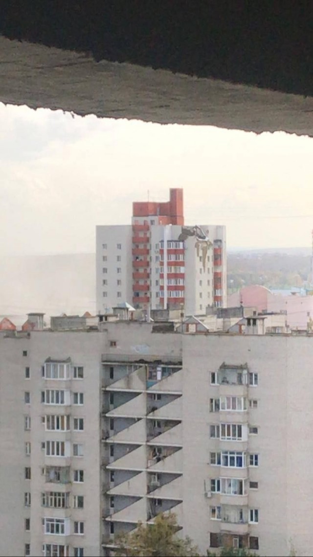 Над Белгородом сбита ракета, осколок которой попал в жилой дом