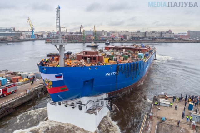 На Балтийском заводе состоялся спуск на воду атомного ледокола «Якутия» проекта 22220