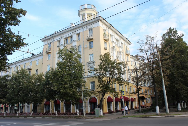 Зачем были нужны башни на сталинских домах и чем они всех пугали