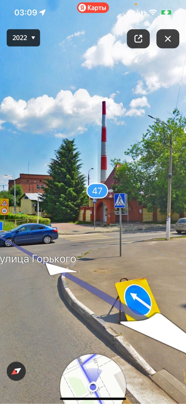 В Подмосковье автоледи припарковалась поперек дороги, чтобы сходить в магазин