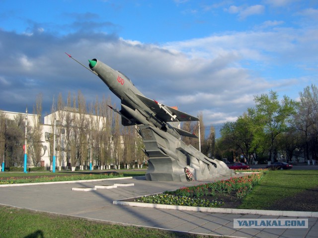 20 самых интересных авиапамятников