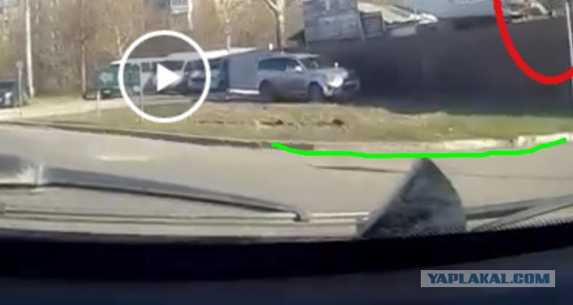 ДТП на дороге с круговым движением