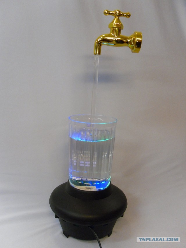 кран висящий в воздухе. магический фонтан "кран, висящий в воздухе". фонтан волшебный кран кадис испания. фонтан волшебный кран кадис испания. фонтан парящий кран красноярск.