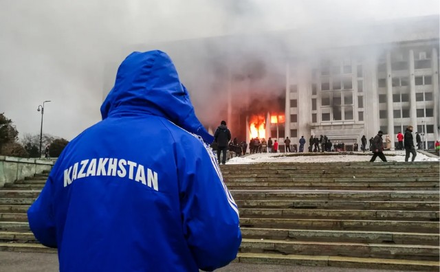 Убитых в Алма-Ате правоохранителей нашли с отсеченными головами