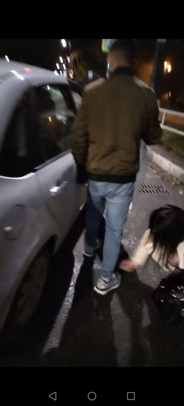 Таксист-мигрант избил двух девушек из-за открытого окна машины в Самаре