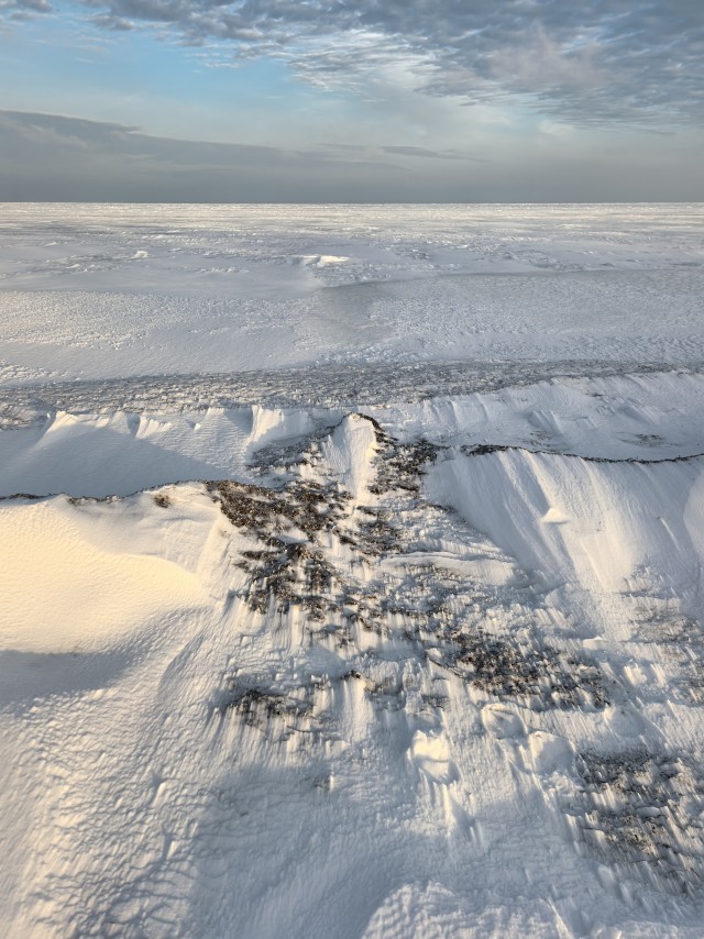 Луганские дороги, идёт дождь после мороза.