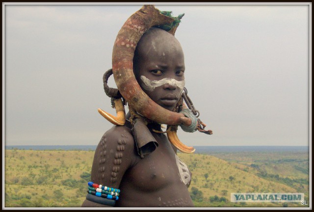 Племя Мурси (Mursi).