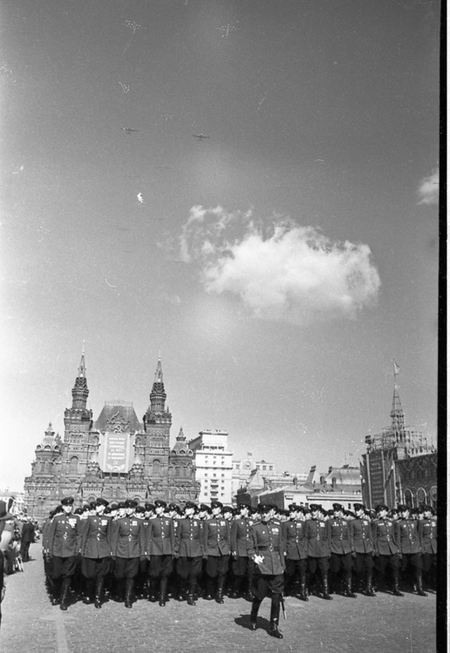 Военный парад весна 1951 года.