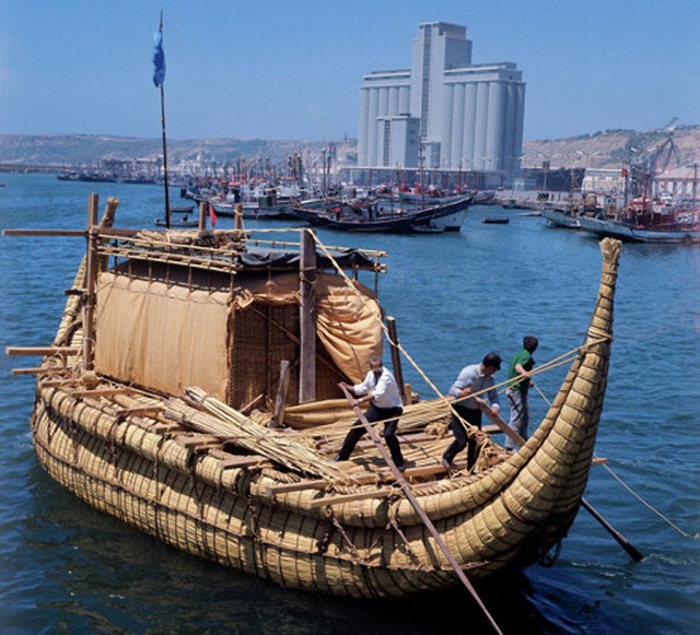 Путешествие на папирусной лодке "Ра"