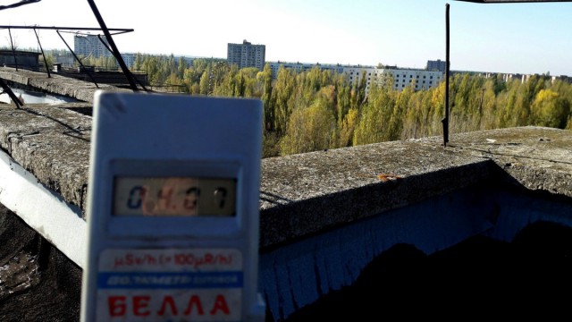 Возрождённый «Энергетик»: как сталкеры включили вывеску на доме культуры в Припяти