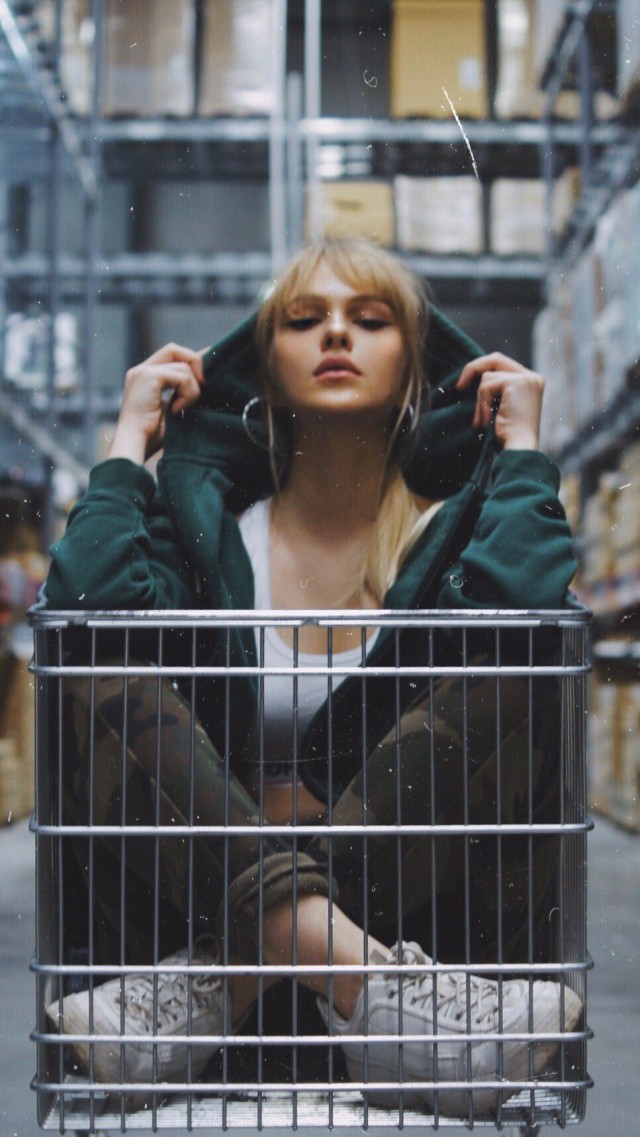 Забавные картинки с девушками