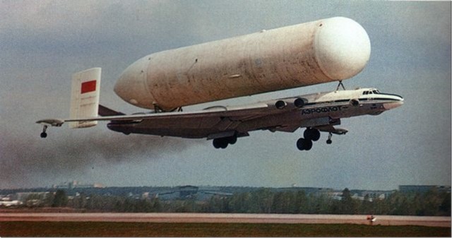 13 мая 1989 г. Первый полет Ан-225 с «Бураном»