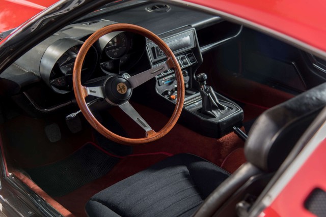Alfa Romeo Montreal. "Ferrari для бедных". Красивых автофото пост