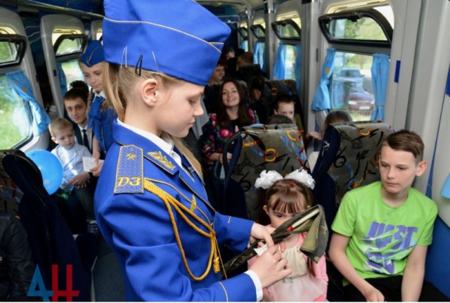 Донецкая детская железная дорога открыла сезон