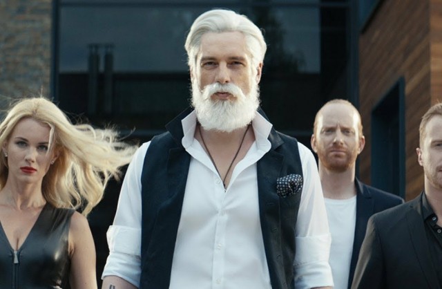 Случаи, когда актёры играли персонажей, чей экранный возраст значительно отличался от их реального