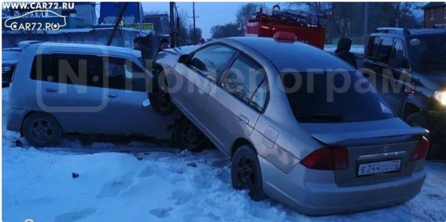 Драка с таксистом в пробке в Тюмени попала на видео