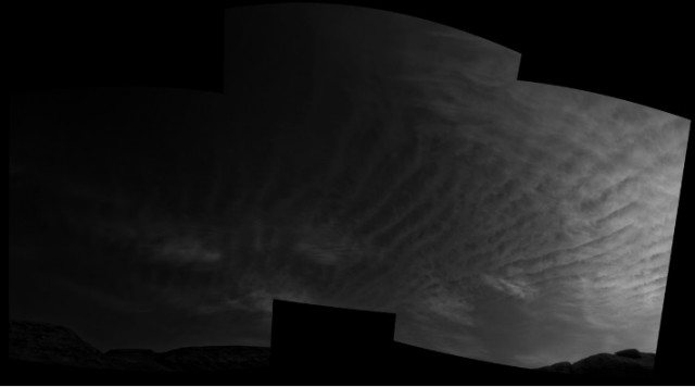 Марсоход Curiosity сфотографировал облака на Марсе