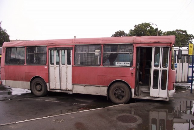 Профессор МАДИ показал источник "звона бутылок" автобуса ЛиАЗ 677. Почему его нельзя было избежать