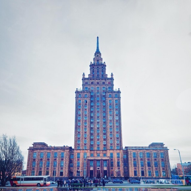 В Риге больше нет Памятника воинам освободителям.