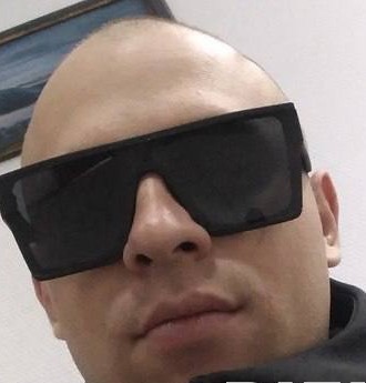 Вооружённый мужчина в форме МЧС пытался пройти в школу в Кемеровской области.