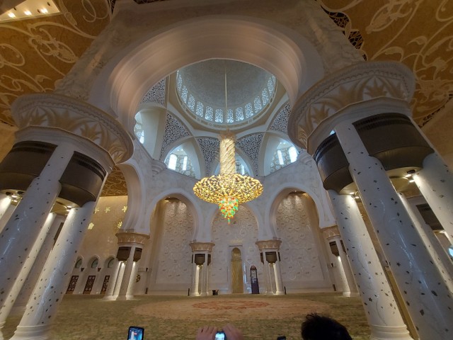 Дубайск в декабре