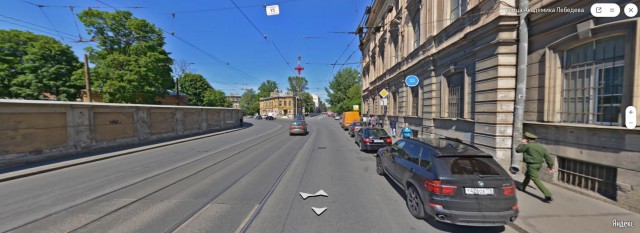 Кто уступает?