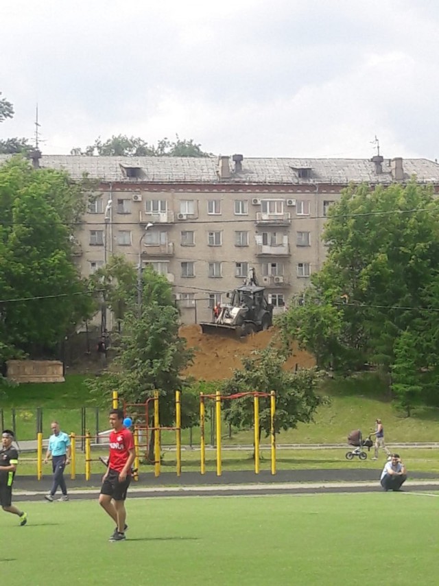Народ против строительства высотки на месте сквера
