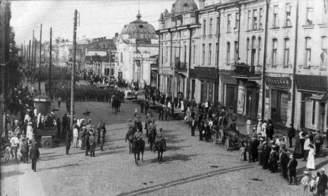 К 100-летию восстания чехословацкого корпуса в России Прага создаёт культ белочехов