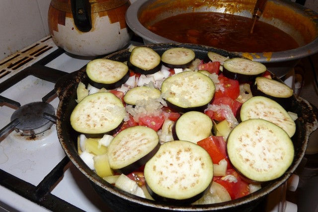 Пятничные посиделки на теплотрассе ©