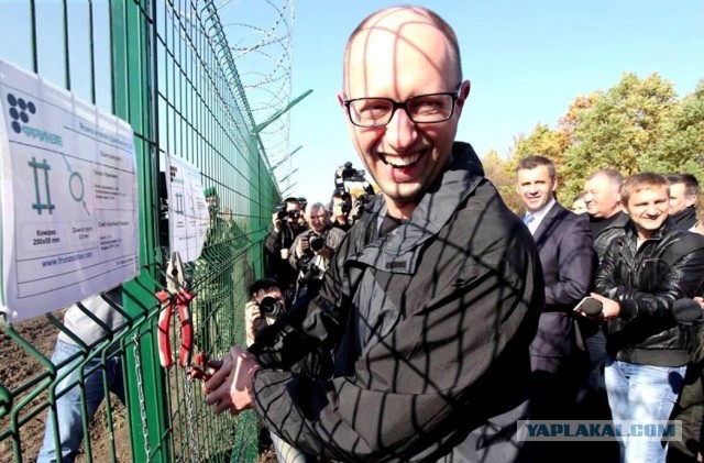 Мигранты пытаются прорваться в Польшу через польско-белорусскую границу — пограничники отражают атаку, слышны выстрелы