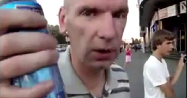 Гомосексуал написал заявление на гетеро-пару: его оскорбило, что они целовались в московском метро (Не панорама!)