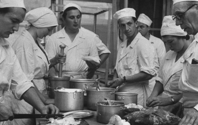 Как в советских столовых умудрялись готовить вкусно, экономя буквально на всем