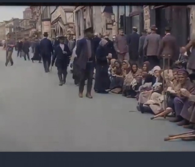 Сухаревка и Петровка в жаркий день,