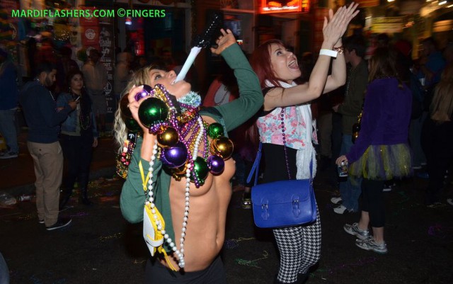 Задорный карнавал Марди Гра в Новом Орлеане