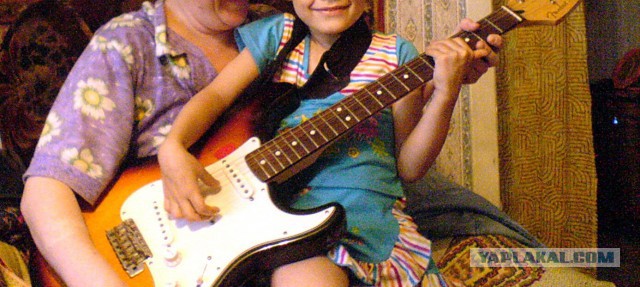 Как делают знаменитые гитары Fender Stratocaster.