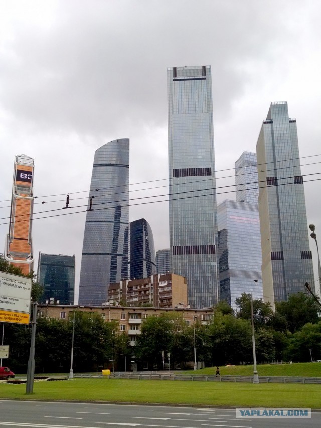 Каково было жить у подножья "Москва-Сити" в старых пятиэтажках? Большой фоторепортаж из расселенных домов!