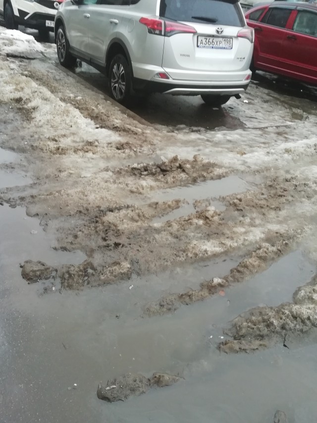 Кому не нравился гололёд в Москве, вот вам лужи