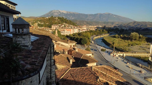 Aлбания в эпоху ХВОРИ всеобщей (2021)